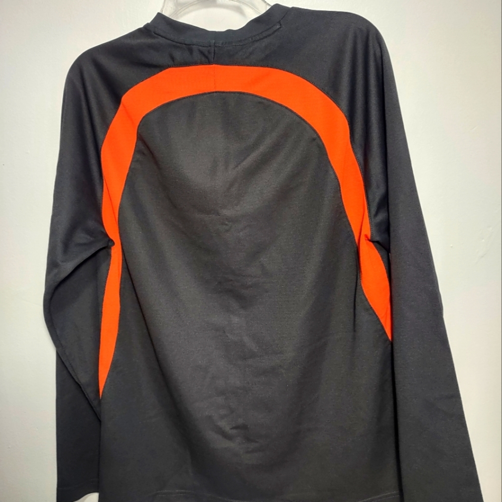 Nike Boys Sz L long sleeve shirt 20 in chest 26 in length